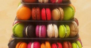 Nouveauté pour la rentrée : La Pyramide de Macarons Spécialité Maison