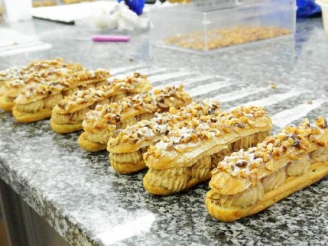 Christophe Chalopin patissier àtourcoing propose de nouveaux éclairs pour la rentrée ...